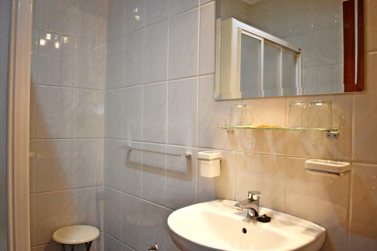 Hostal Sol Y Mar Нерха Экстерьер фото